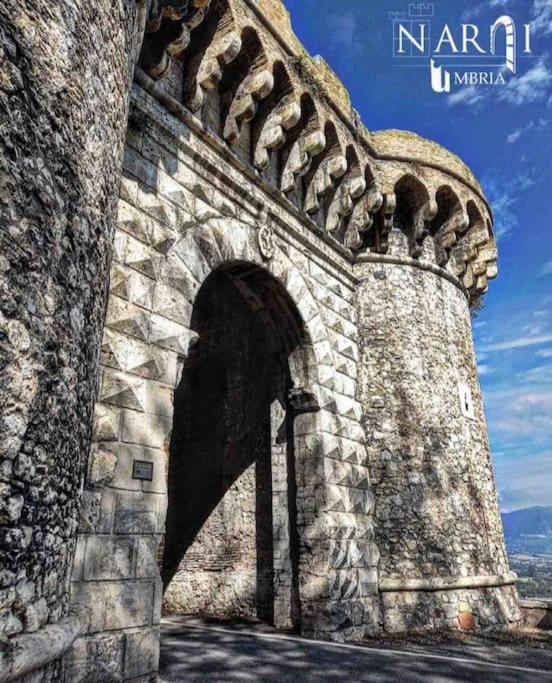 Fresco E Colorato Appartamentino In Narni Scalo Bagian luar foto