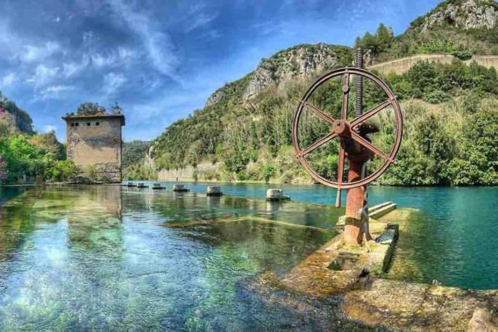 Fresco E Colorato Appartamentino In Narni Scalo Bagian luar foto